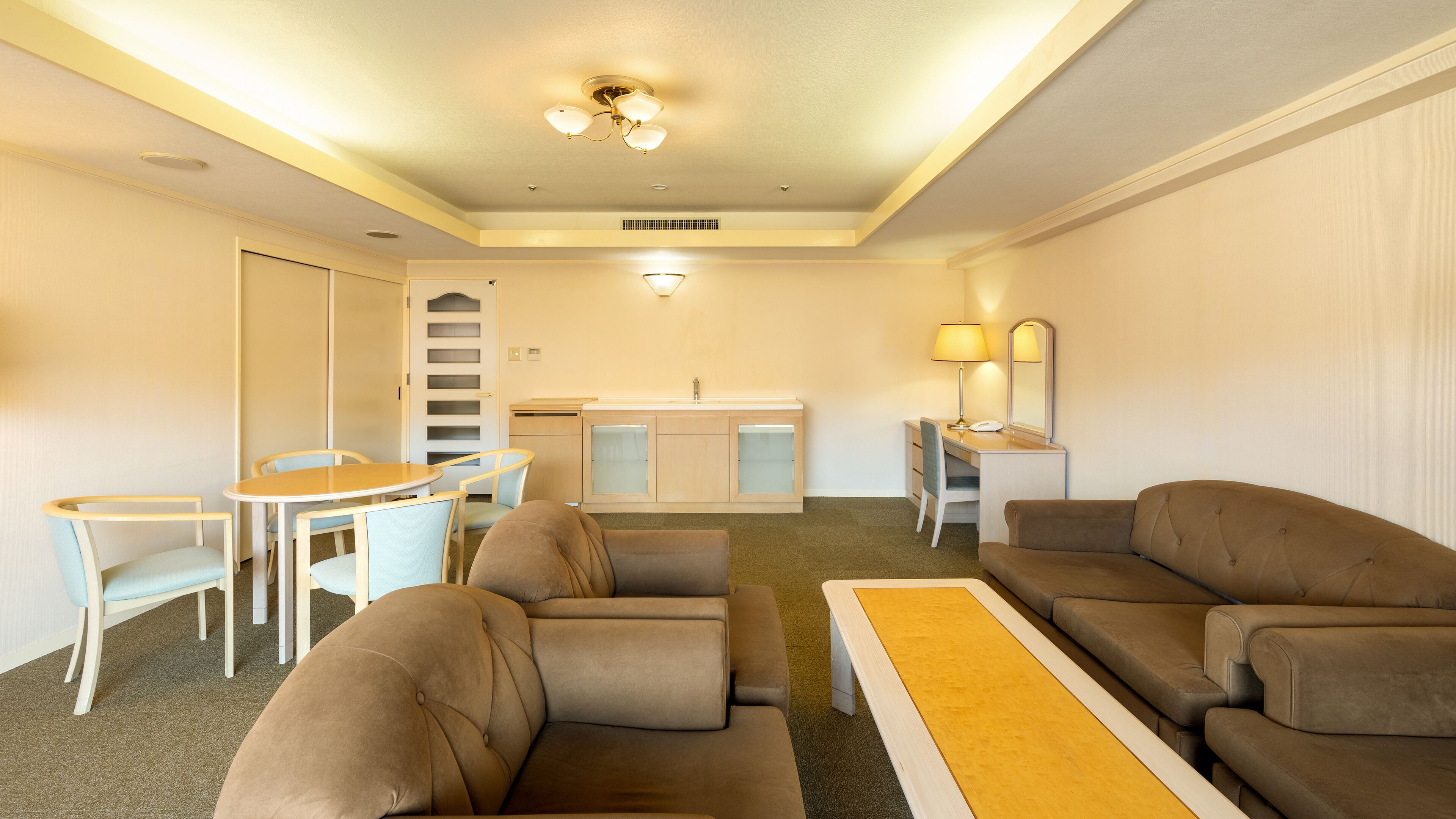 suite, non smoking | 1 bedroom, desk, laptop workspace, blackout curtains