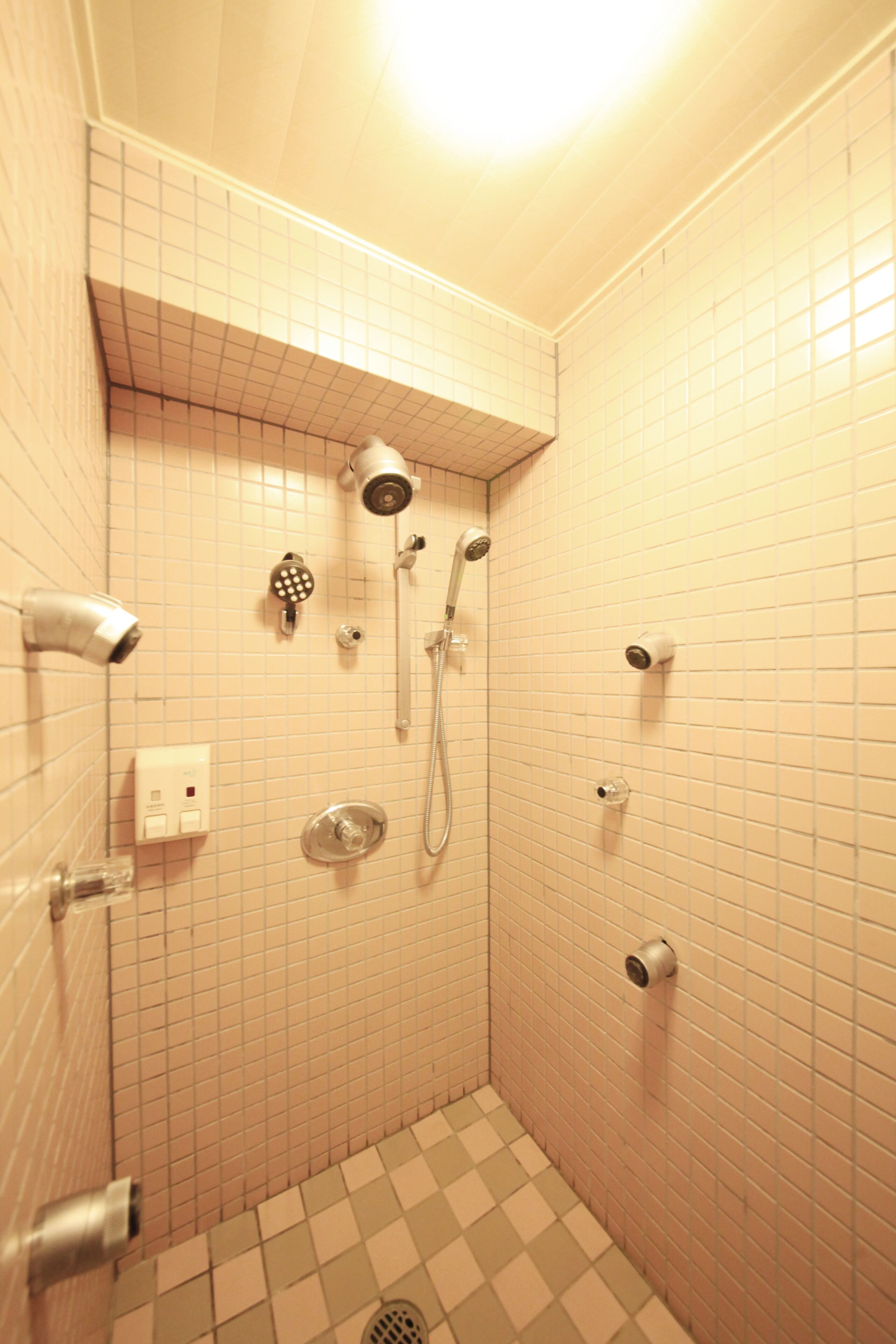 suite, non smoking | bathroom shower