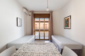 1 habitación, tabla de planchar con plancha y acceso a internet