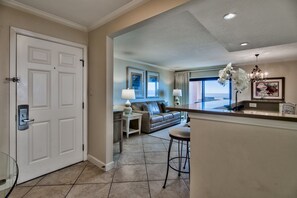 Interior - BEACH FRONT UNIT AT JETTY EAST! 1 FREE BEACH CHAIR SET UP DAILY! (Destin)