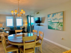 Dining - GULF VIEW UNIT AT JETTY EAST! 1 FREE BEACH CHAIR SET UP DAILY! (Destin)