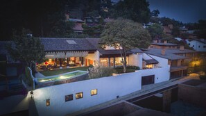 Exterior - Incredible view. Luxury and comfort in a great location. (La Peña)