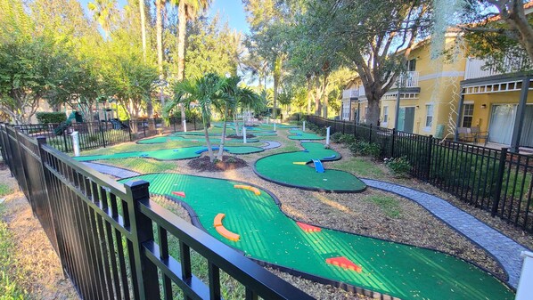 Property grounds - New Kitchen! AMERICANA! Your Disney Vacation  FREE Wi-Fi  Cable TV all bedrooms (Kissimmee)