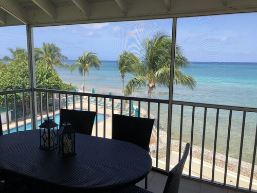 Amazing 3 bed ocean front condo, Seven Mile Beach