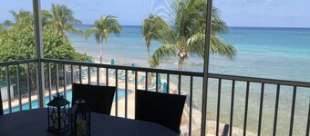 Amazing 3 bed ocean front condo, Seven Mile Beach