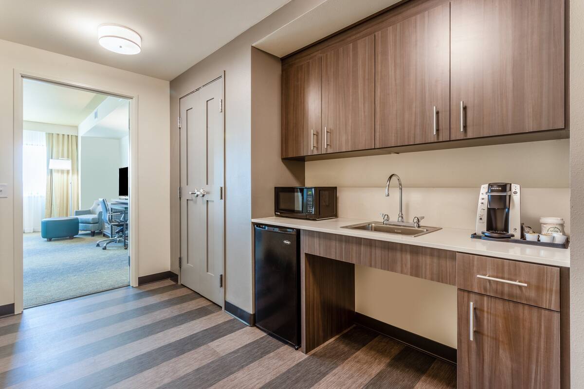 fridge, microwave, coffee/tea maker