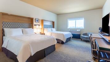 1 bedroom, pillow-top beds, desk, laptop workspace