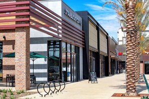 5 restaurants, seafood - Anaheim Resort Suites (Anaheim)