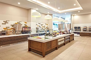 Free daily full breakfast - Anaheim Resort Suites (Anaheim)
