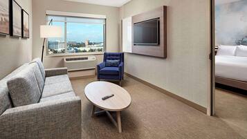 Premium bedding, in-room safe, desk, laptop workspace