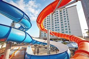 Exterior - Anaheim Suites Hotel (Anaheim)