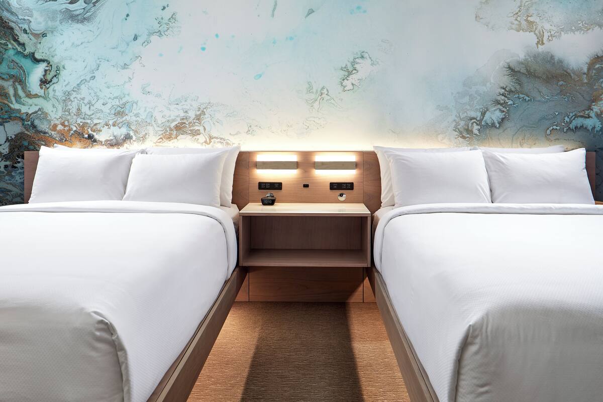 Standard Room | Premium bedding, in-room safe, desk, laptop workspace