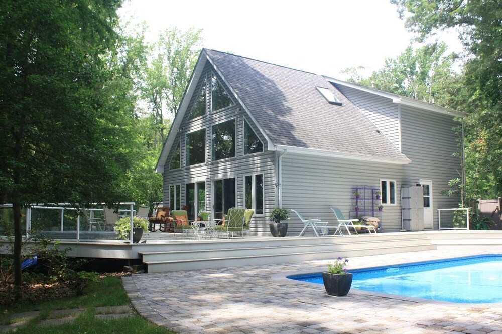 Stunning Waterfront Hideaway on Michener's Choptank River. Special Rates*