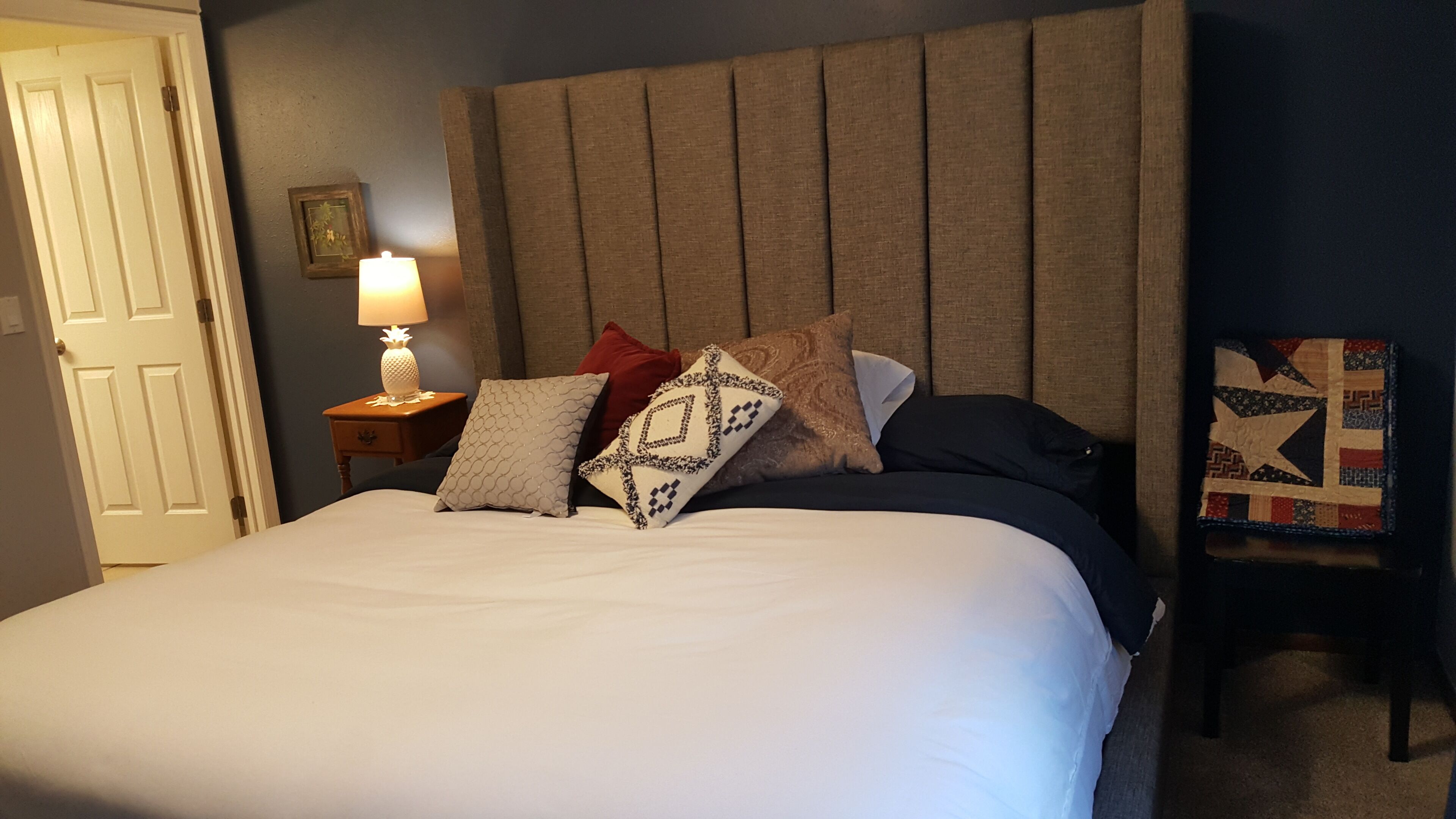 Quiet, private bath and comfy, cozy - king-size bed!  Germ Protected!!