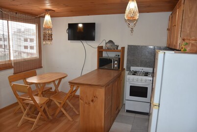 Mini departamento dos dormitorios, sala-comedor-Kitchenet.