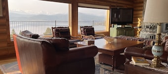 Mountain Lake Lodge - Scenic, Spacious, and Cozy