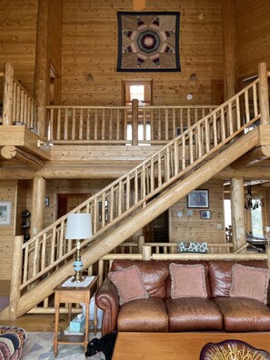 Interior - Mountain Lake Lodge - Scenic, Spacious, and Cozy (Anaconda)