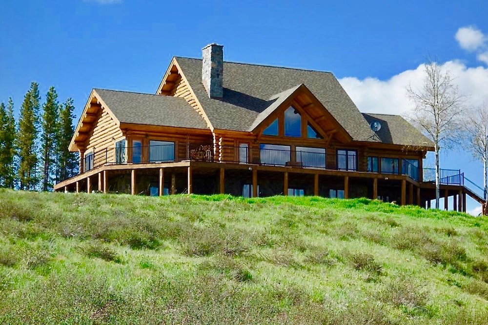 Mountain Lake Lodge - Scenic, Spacious, and Cozy