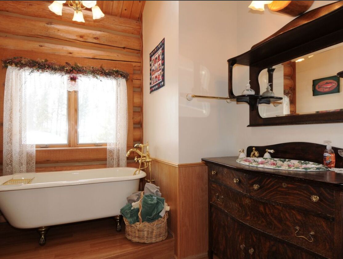 Mountain Lake Lodge - Scenic, Spacious, and Cozy