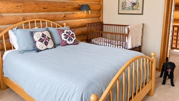 5 bedrooms, desk, iron/ironing board, travel cot