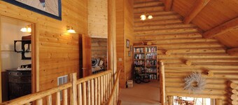 Mountain Lake Lodge - Scenic, Spacious, and Cozy