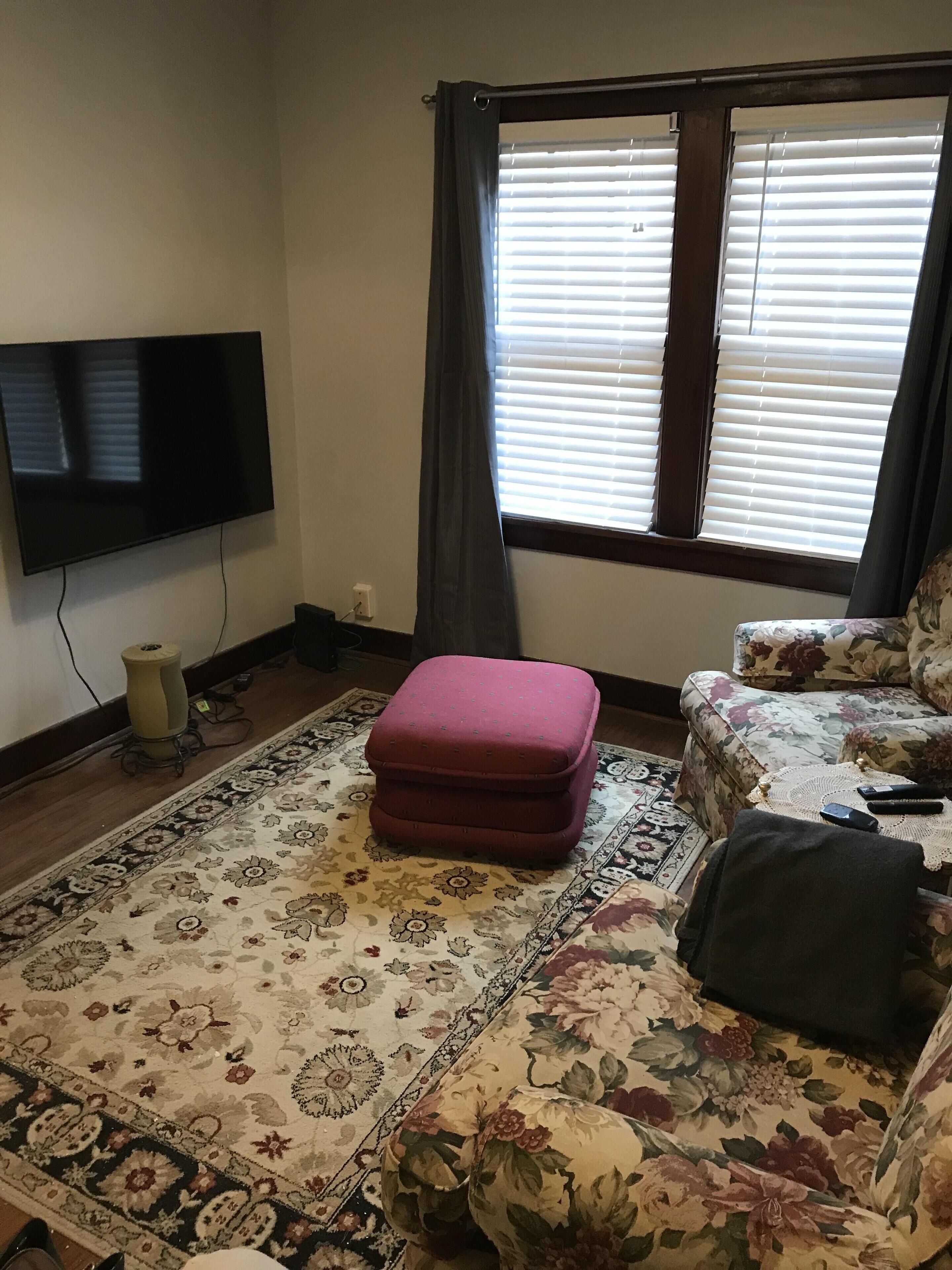 Blue Dragon Den - Hutchinson, Kansas