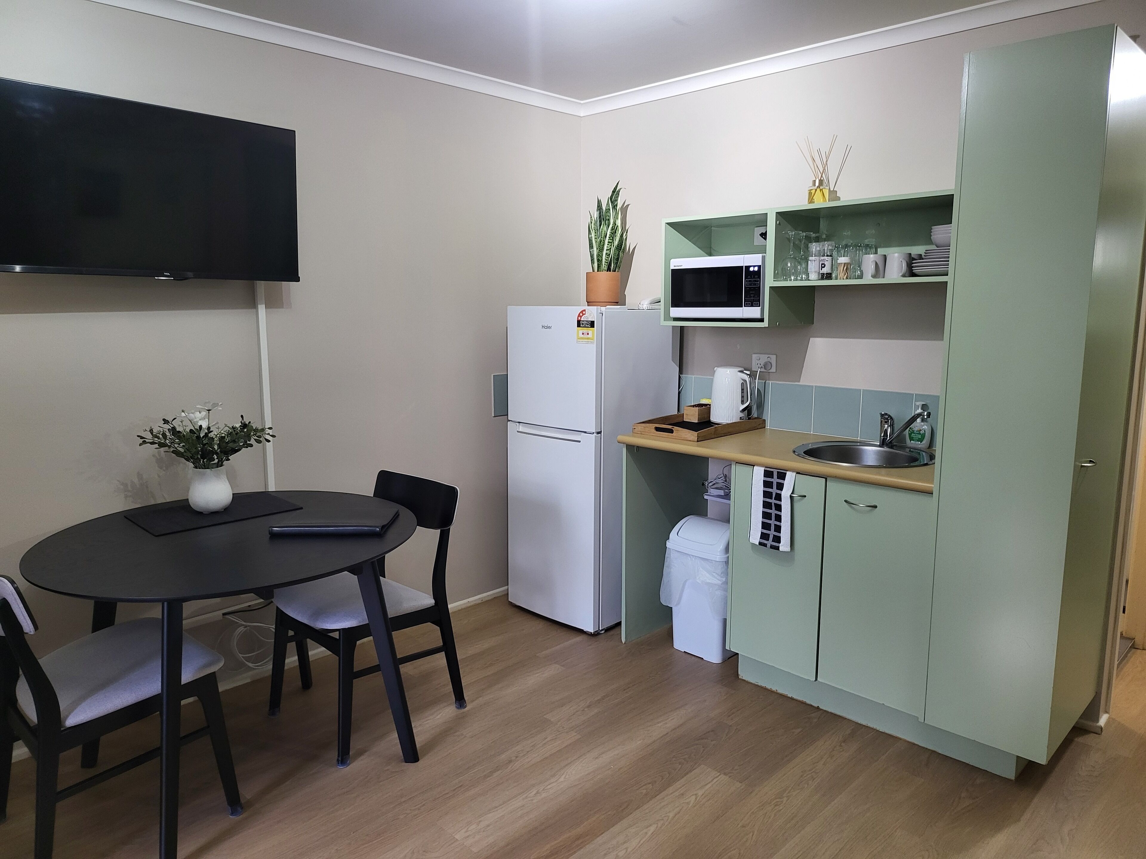 Studio 2 | Private kitchenette | Full-size fridge, microwave, electric kettle, toaster