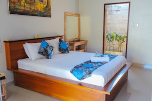 2 bedrooms, in-room safe, iron/ironing board, free WiFi