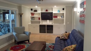Smart TV - Relax On a Private Lake!  Minutes from Traverse City (Traverse City)