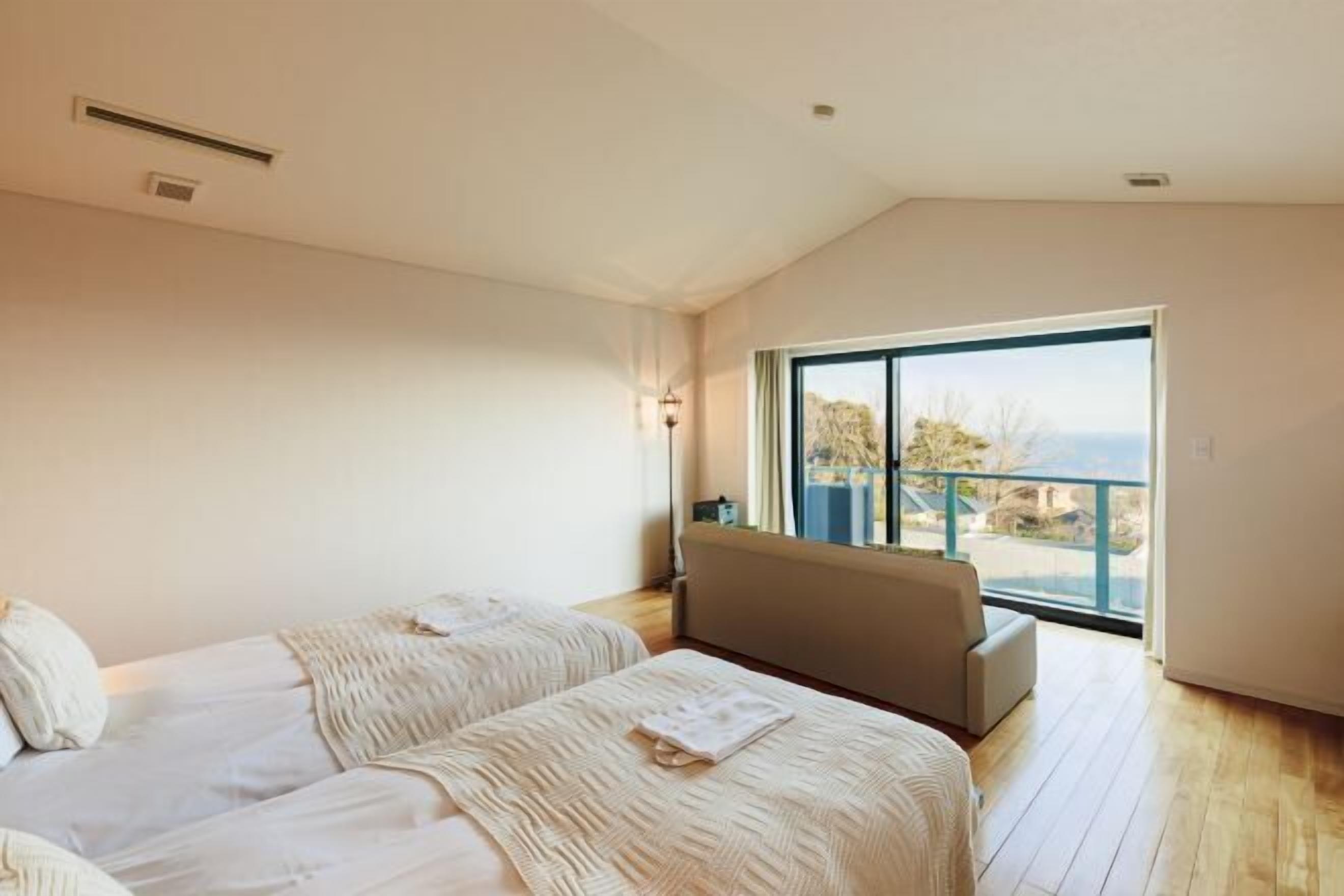 2 bedrooms, minibar, desk, free WiFi