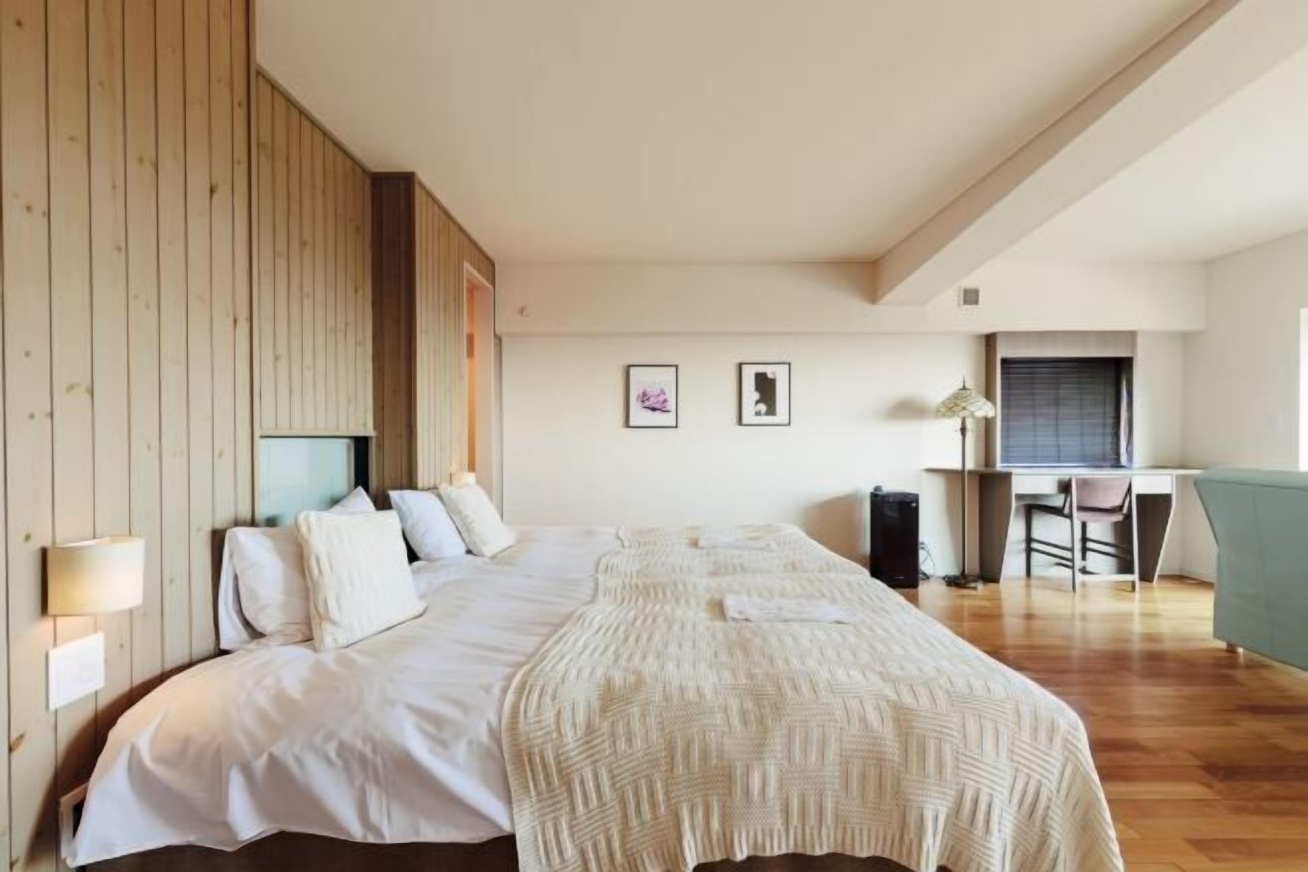 2 bedrooms, minibar, desk, free WiFi