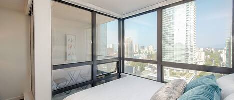 1 habitación, tabla de planchar con plancha, wifi y ropa de cama