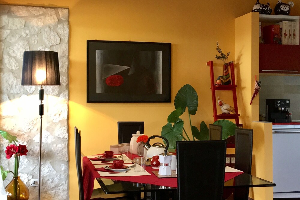 Beautiful b & b, elegant, spacious, equipped with all amenities, BREAKFAST INCLUDED