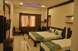 Deluxe Room, 1 Double Bed, Non Smoking, Garden View
