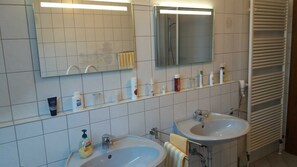 Unclassified image, 2 of 19, button