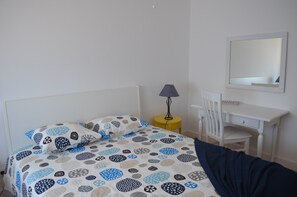 2 chambres, bureau, fer et planche à repasser, Wi-Fi gratuit