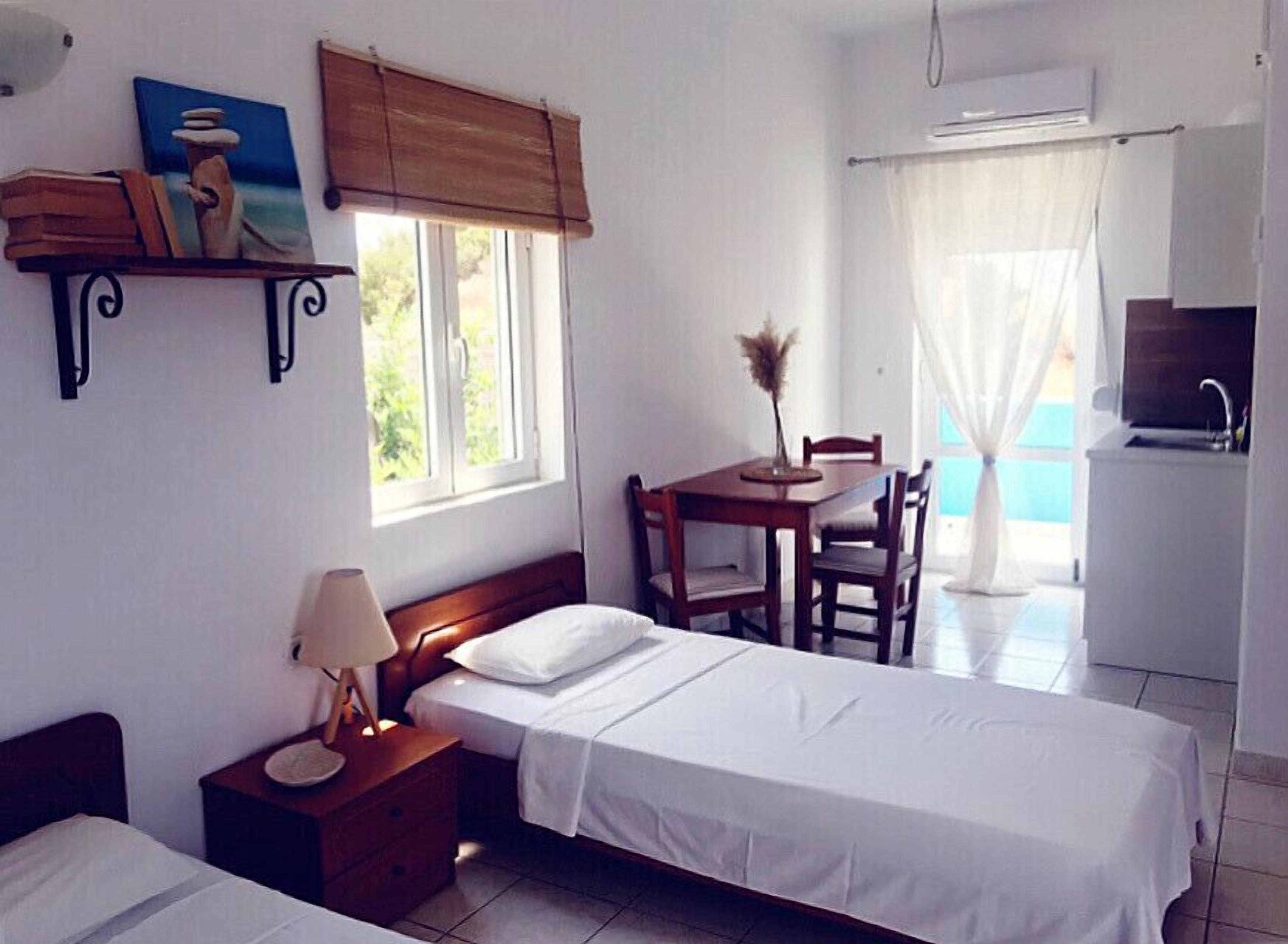 Sea view apartments in the heart of the fishing village of Kastri / Keratokampos