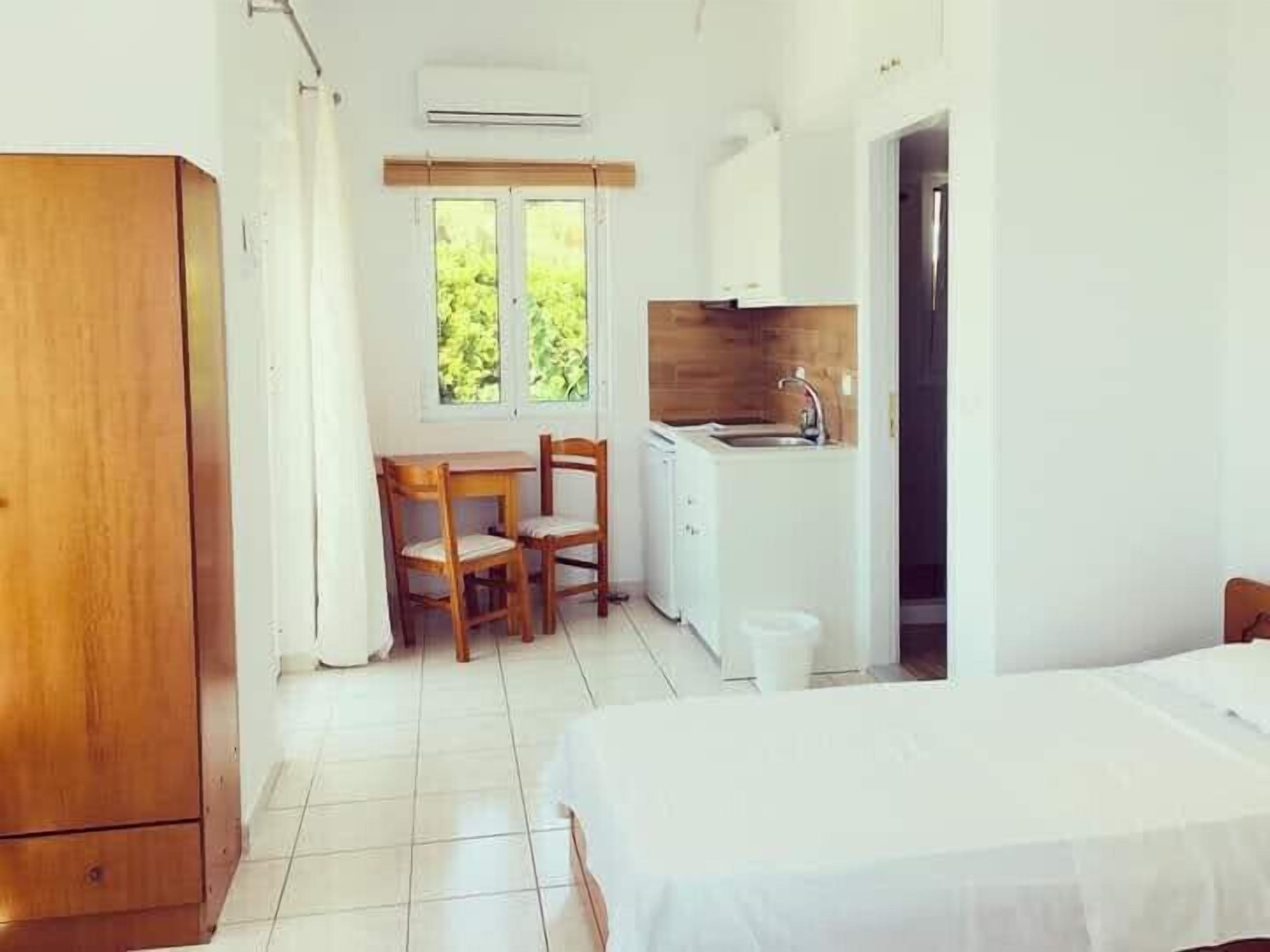 Sea view apartments in the heart of the fishing village of Kastri / Keratokampos