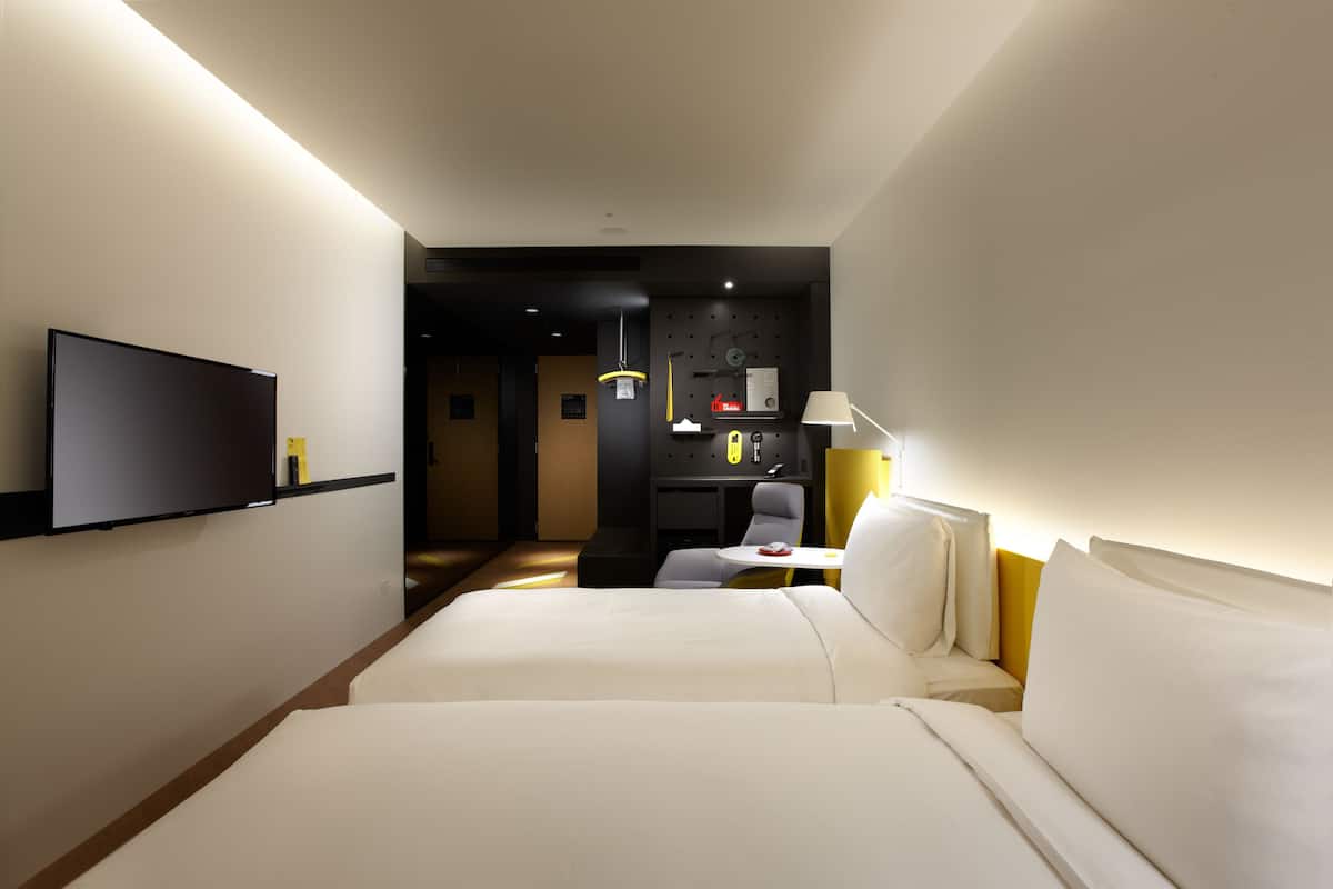 standard room, 2 single beds, non smoking | 1 bedroom, down duvets, in-room safe, desk