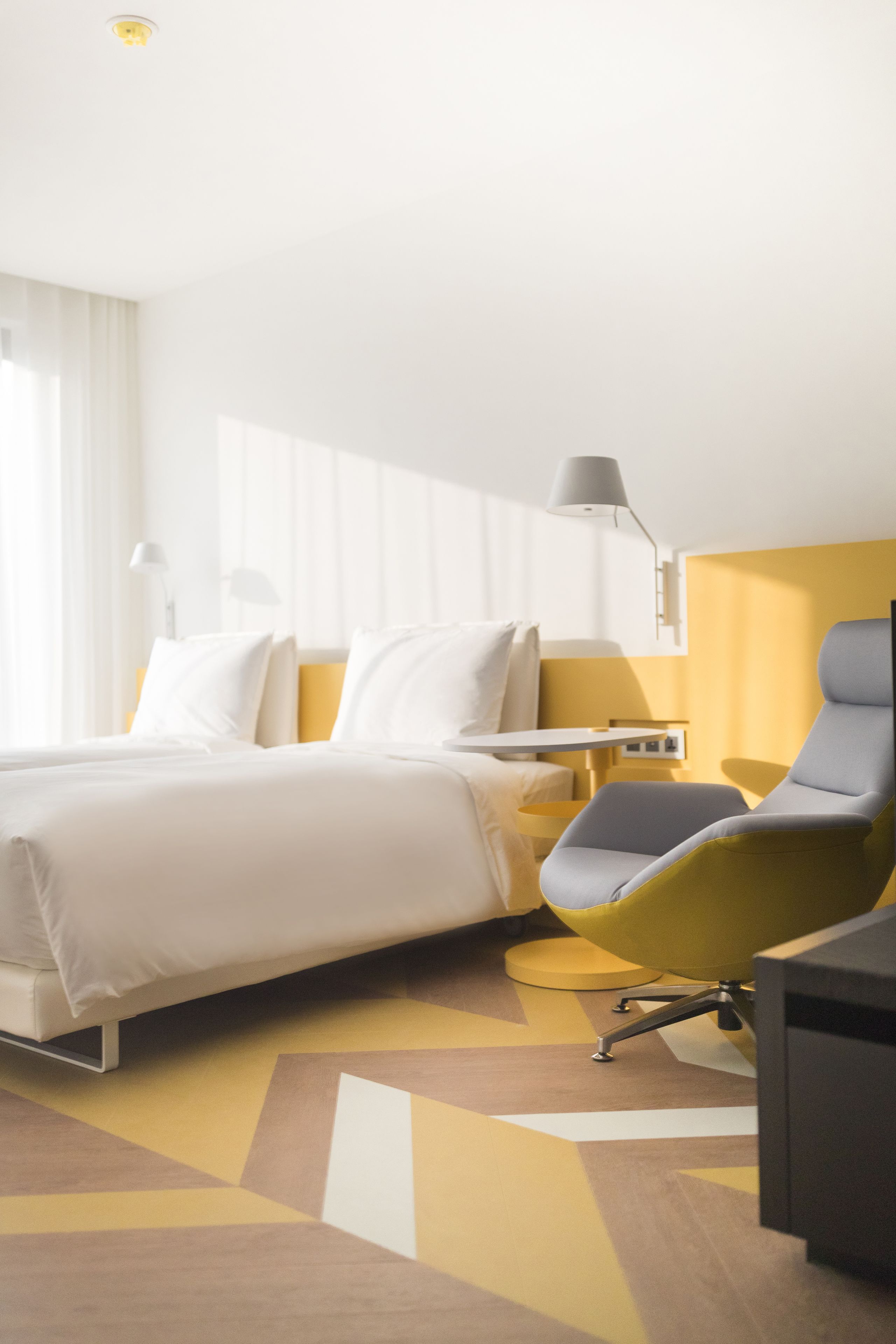 standard room, 2 single beds, non smoking | 1 bedroom, down duvets, in-room safe, desk