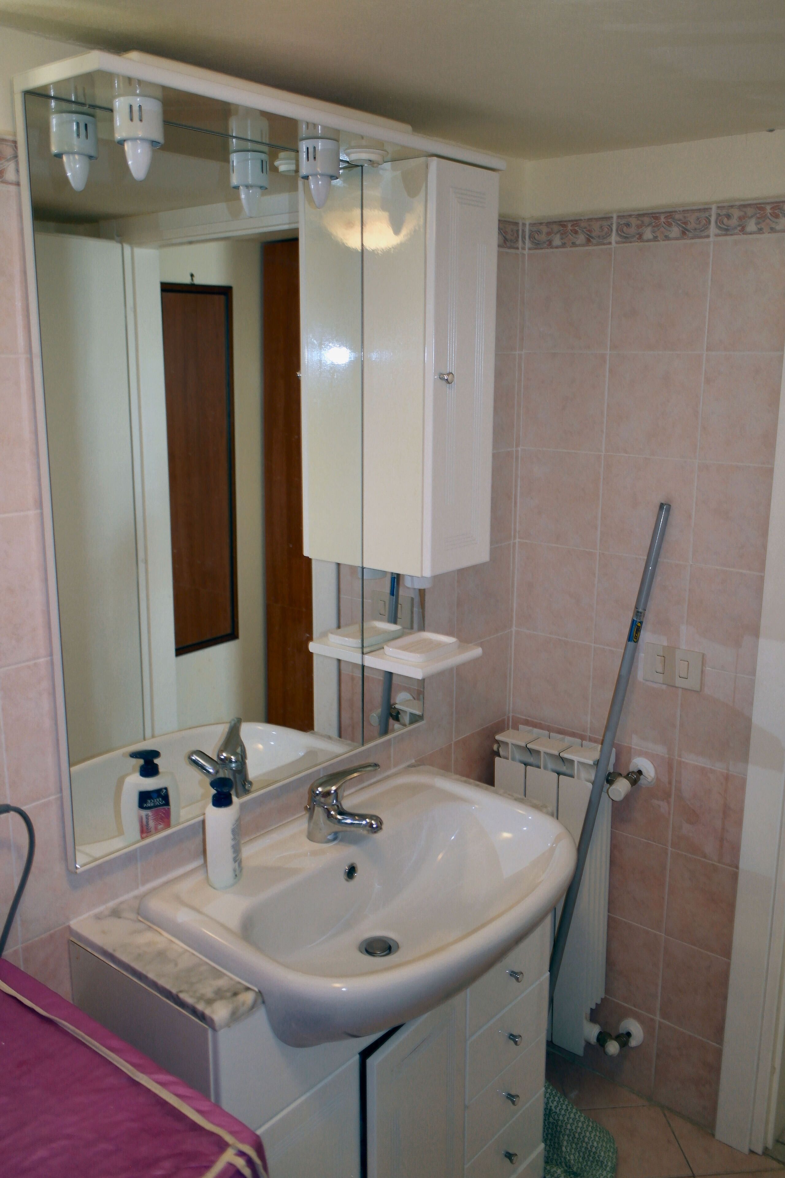 Two rooms on the Tuscan hills just 11 km from the sea price crisis