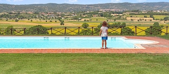 "Il Querciolo" Apartment "Fitto" for 4+2 people in a farmhouse in Valdichiana, in the heart of Tuscany