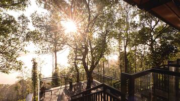 Classic Cabin, Valley View | Bed sheets