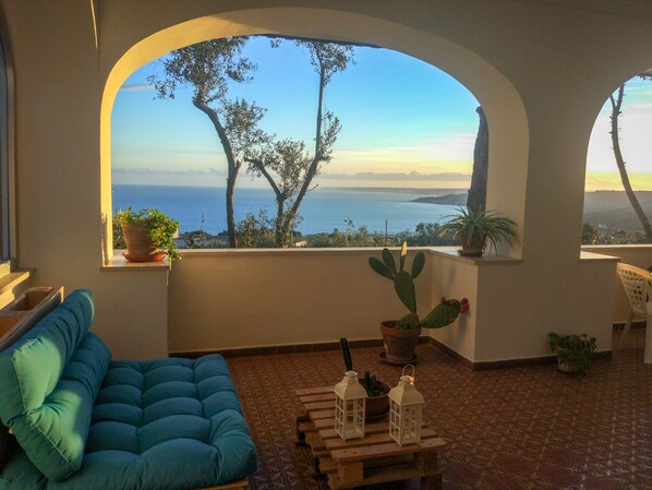 Terrace/patio - VILLA ALDA TWO-ROOM APARTMENTS - Belvedere Terrace Sea View (Santa Cesarea Terme)