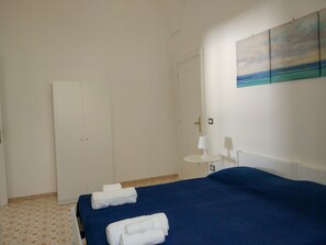 1 bedroom, travel cot, WiFi, bed sheets - VILLA ALDA TWO-ROOM APARTMENTS - Belvedere Terrace Sea View (Santa Cesarea Terme)