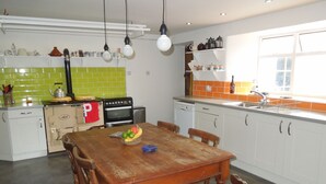 Kaffetrakter/tekoker, kjøleskap, mikrobølgeovn og ovn