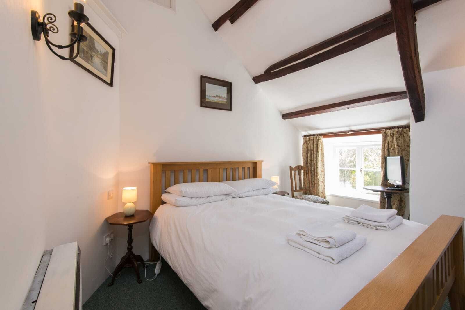 4 chambres, fer et planche à repasser, Wi-Fi, draps fournis