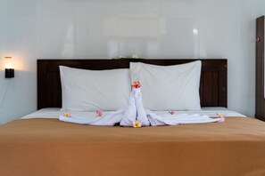 Quarto casal standard | Escrivaninha, quartos à prova de som, Wi-Fi de cortesia