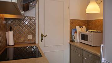 Refrigerador, microondas, horno, lavavajillas