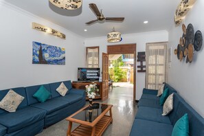 Smart TV, table football